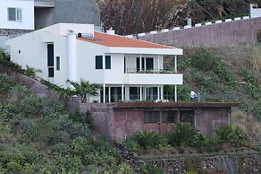 An Uninterrupted 180º Overlooking the Atlantic Ocean