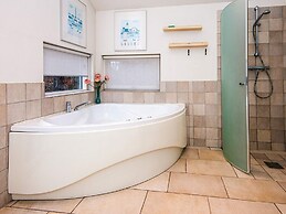 8 Person Holiday Home in Glesborg-by Traum