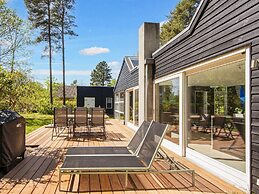 8 Person Holiday Home in Glesborg-by Traum