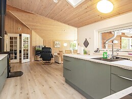 12 Person Holiday Home in Rodby-by Traum