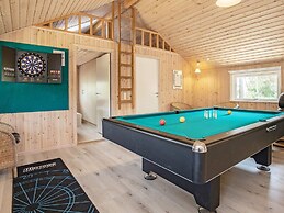 12 Person Holiday Home in Rodby-by Traum