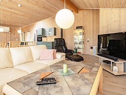 12 Person Holiday Home in Rodby-by Traum