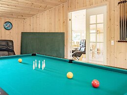 12 Person Holiday Home in Rodby-by Traum