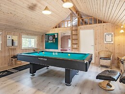 12 Person Holiday Home in Rodby-by Traum