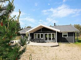 10 Person Holiday Home in Albaek