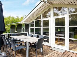 8 Person Holiday Home in Hemmet