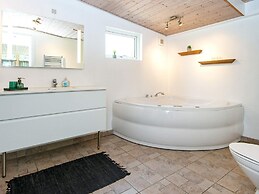 8 Person Holiday Home in Hemmet