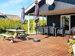 Wheelchair Accesible Cottage With Pool
