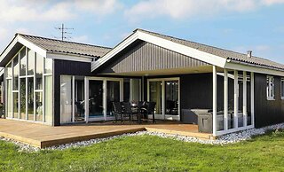 Wheelchair Accesible Cottage With Pool