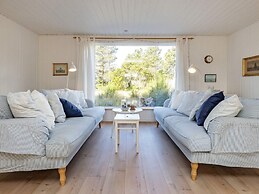 8 Person Holiday Home in Jerup-by Traum