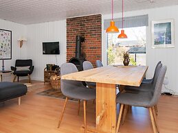 5 Person Holiday Home in Glesborg-by Traum