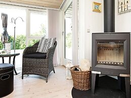 6 Person Holiday Home in Strandby-by Traum