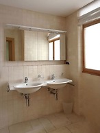 Luxury Apartment, Panoramic Mountain Views, 5 Star Spa Facilities - 3 