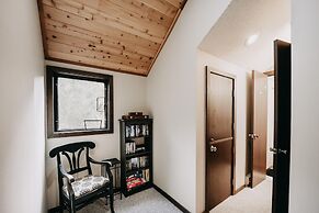 14sw - Pets OK - Fireplace, Sleeps 4!