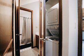 14sw - Pets OK - Fireplace, Sleeps 4!