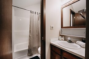 14sw - Pets OK - Fireplace, Sleeps 4!