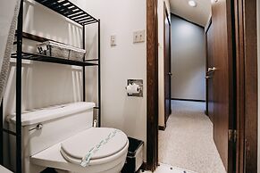 14sw - Pets OK - Fireplace, Sleeps 4!