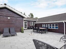 8 Person Holiday Home in Blavand