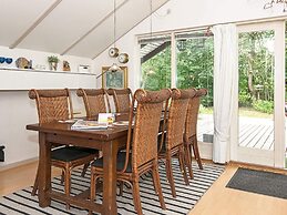 6 Person Holiday Home in Farvang-by Traum