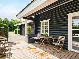 8 Person Holiday Home in Glesborg-by Traum