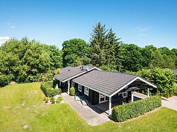 8 Person Holiday Home in Glesborg-by Traum