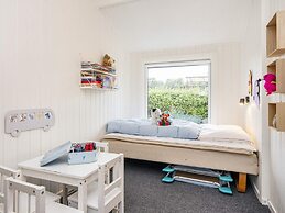 6 Person Holiday Home in Hejls