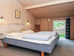 Secluded Holiday Home in Henne near Beach