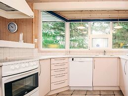 Secluded Holiday Home in Henne near Beach