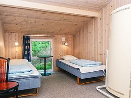 Secluded Holiday Home in Henne near Beach