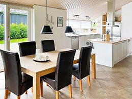 6 Person Holiday Home in Hadsund