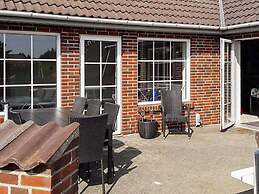 10 Person Holiday Home in Blavand