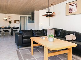 10 Person Holiday Home in Blavand