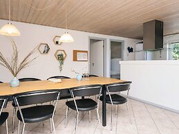 10 Person Holiday Home in Blavand