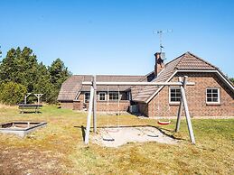 10 Person Holiday Home in Blavand