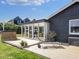6 Person Holiday Home in Ulfborg