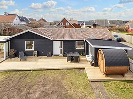 6 Person Holiday Home in Ulfborg