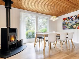 8 Person Holiday Home in Vaeggerlose-by Traum