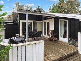 8 Person Holiday Home in Vaeggerlose-by Traum