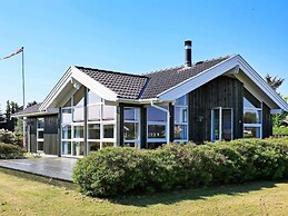 6 Person Holiday Home in Saeby-by Traum