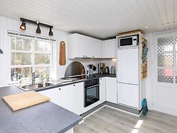 6 Person Holiday Home in Blavand