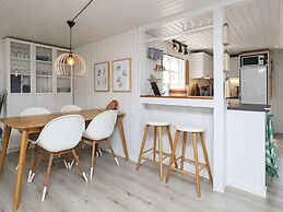 6 Person Holiday Home in Blavand