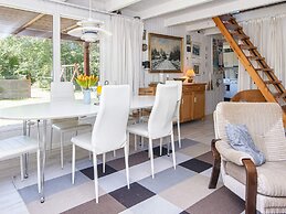 6 Person Holiday Home in Glesborg-by Traum