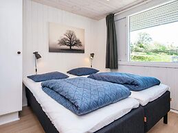 Quaint Holiday Home near Glesborg with Roofed Terrace