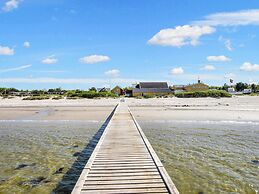Quaint Holiday Home near Glesborg with Roofed Terrace