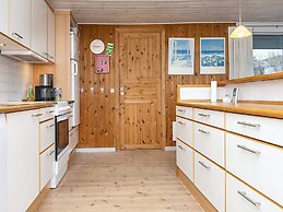 Quaint Holiday Home near Glesborg with Roofed Terrace