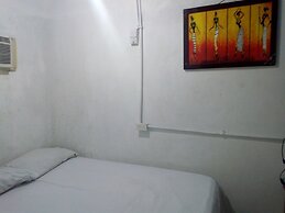 Room in Guest Room - Posada Green Sea in the Harmony Hall Hill Area of
