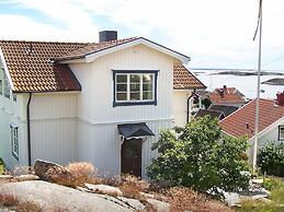 2 Person Holiday Home in Kungshamn
