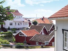 2 Person Holiday Home in Kungshamn-by Traum