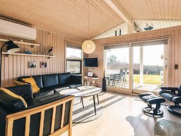 6 Person Holiday Home in Spottrup-by Traum