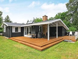 8 Person Holiday Home in Hojslev-by Traum